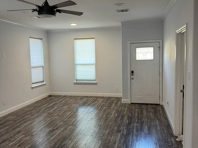 3919 Diamond Ave — Photo 5