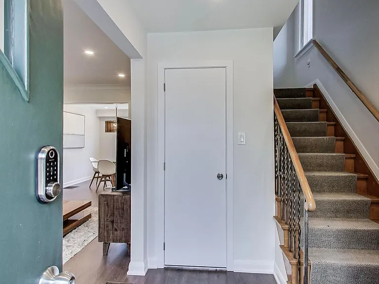 1097 Glengrove Ave — Photo 2