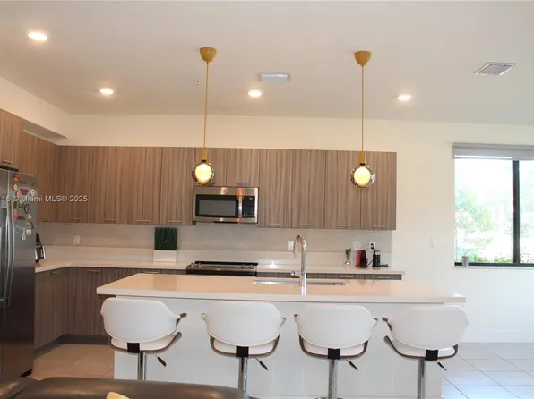 8265 NW 41st St #C-110, Doral, FL 33166