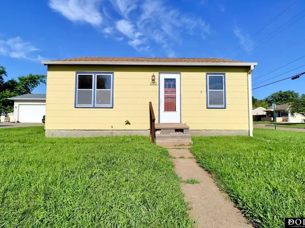 1185 N Garfield St, Fremont, NE 68025