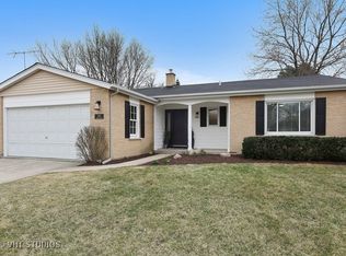 1346 Wilshire Dr, Naperville, IL