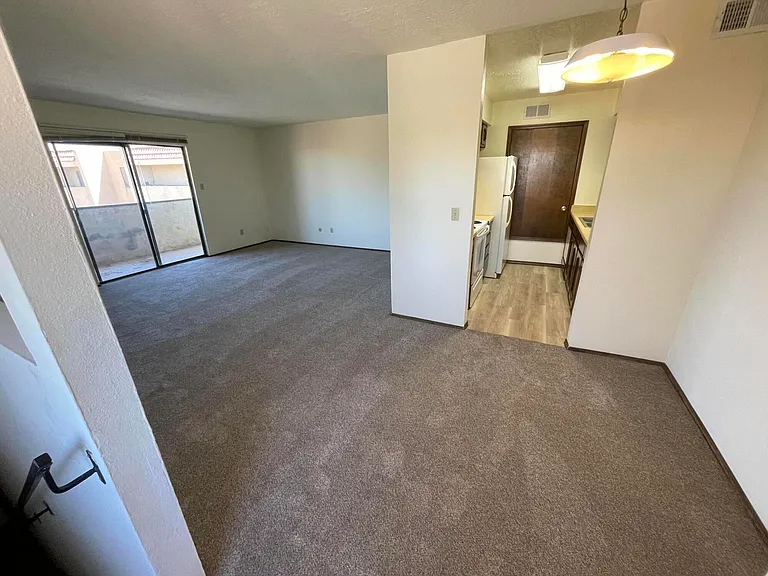 11420 Prospect Ave NE #D — Photo 2