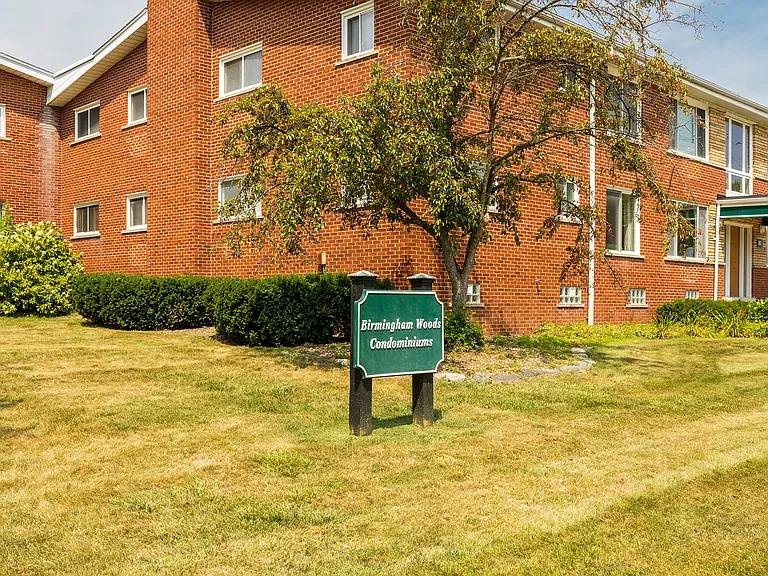 347 N Eton St #18 — Photo 27