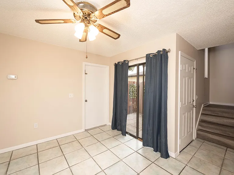 47 Bogart Pl — Photo 6
