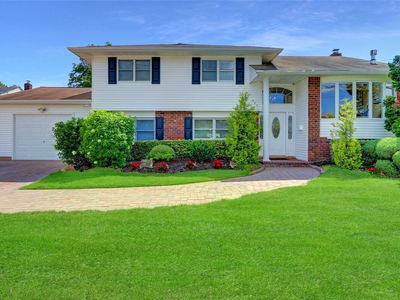 323 Violet Street, Massapequa Park, NY, 11762