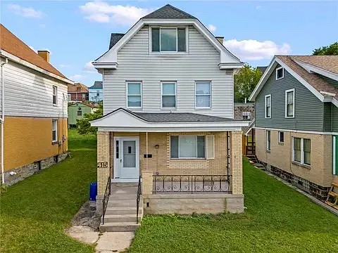 3 bed, 1.5 bath, 1620 sqft, $1,695 — Photo 1