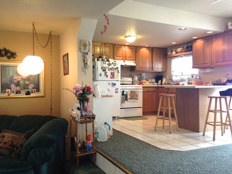 1st image of 1014 Salazar St