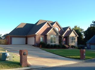 102 Ponca Dr, Maumelle, AR 72113