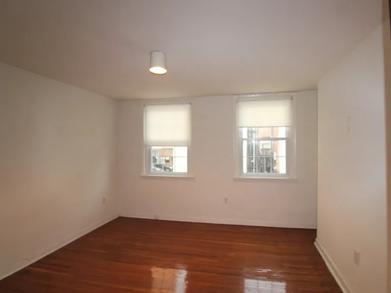 254 S Alder St — Photo 4