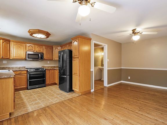5th image of 401 Laurel Dr