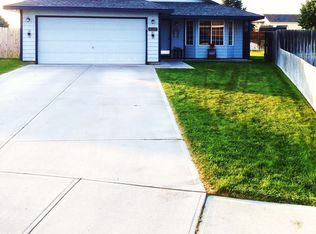 8315 Whidbey Dr, Pasco, WA