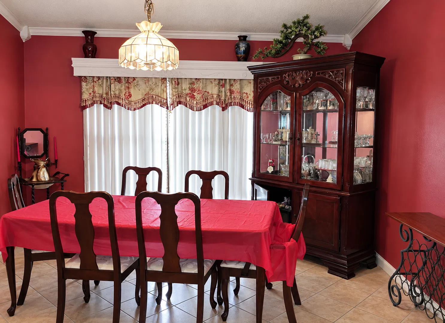 Fully Furnished Spring Hill Rental — Photo 4