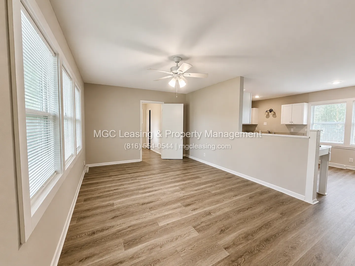 Charming Corner Lot Home for Rent in Lee's Summit — Photo 4
