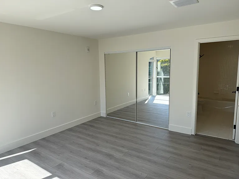 300 Linden St #1 — Photo 7