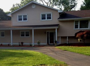 30 Zephyr Rd, Trumbull, CT 06611