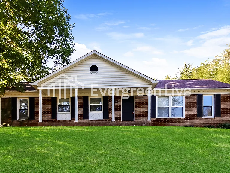2511 Cliffside Dr — Photo 1