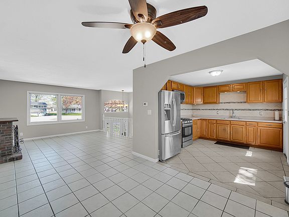 3rd image of 11 Shell Ct