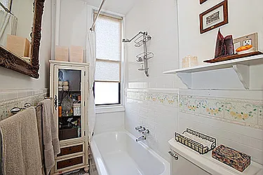 Rented by Barkoff Residential 