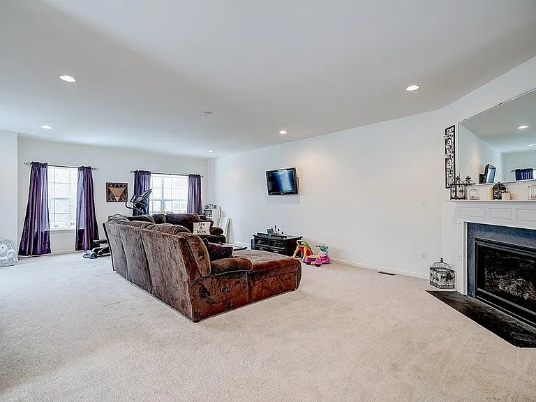 458 Jacobsen Dr #1 — Photo 13