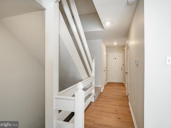3rd image of 822 Durant Ct #4