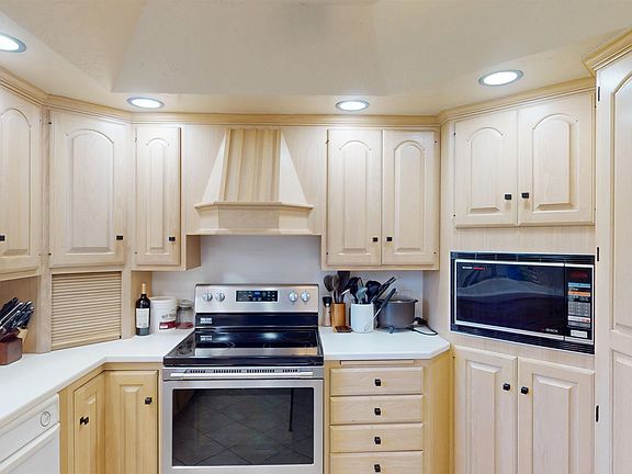 5th image of 602 Flat Creek Cir
