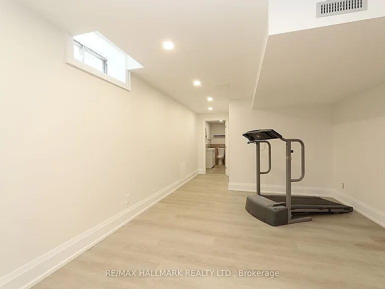 58 Pickett Cres — Photo 39