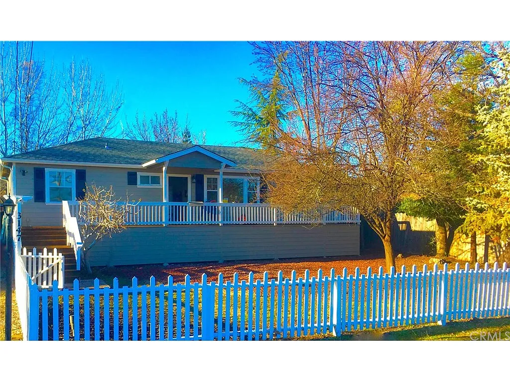 3147 Lakeshore Blvd photo 1