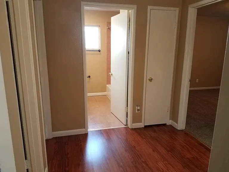 314 W Pearl Ave — Photo 8