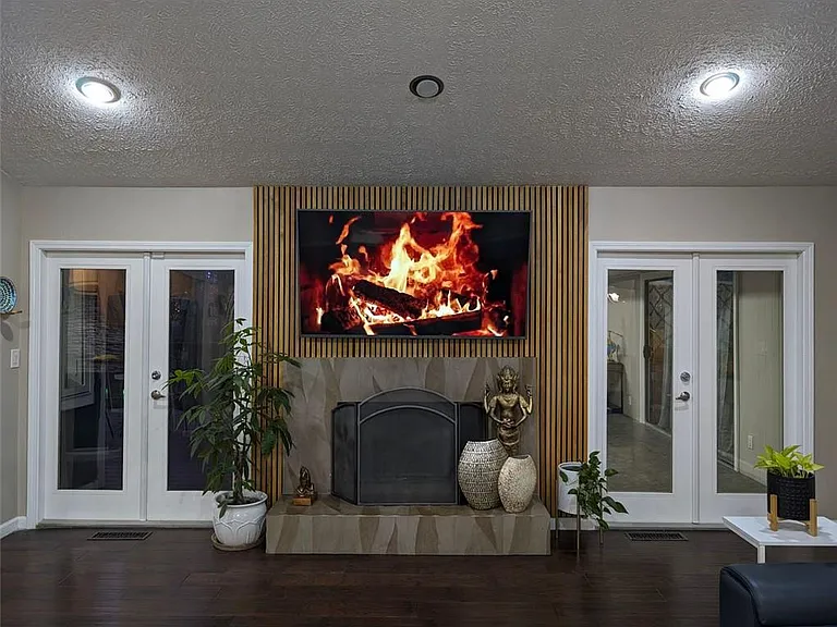 1303 Colony Dr — Photo 12