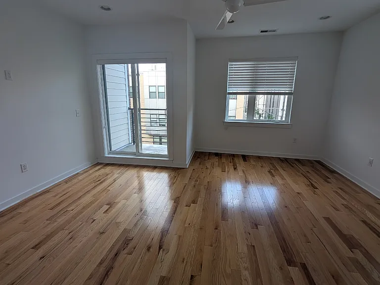 950 Shackamaxon St — Photo 11