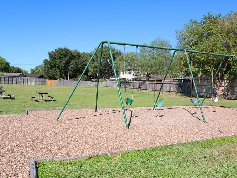 StoneBrook Apartments — Photo 14