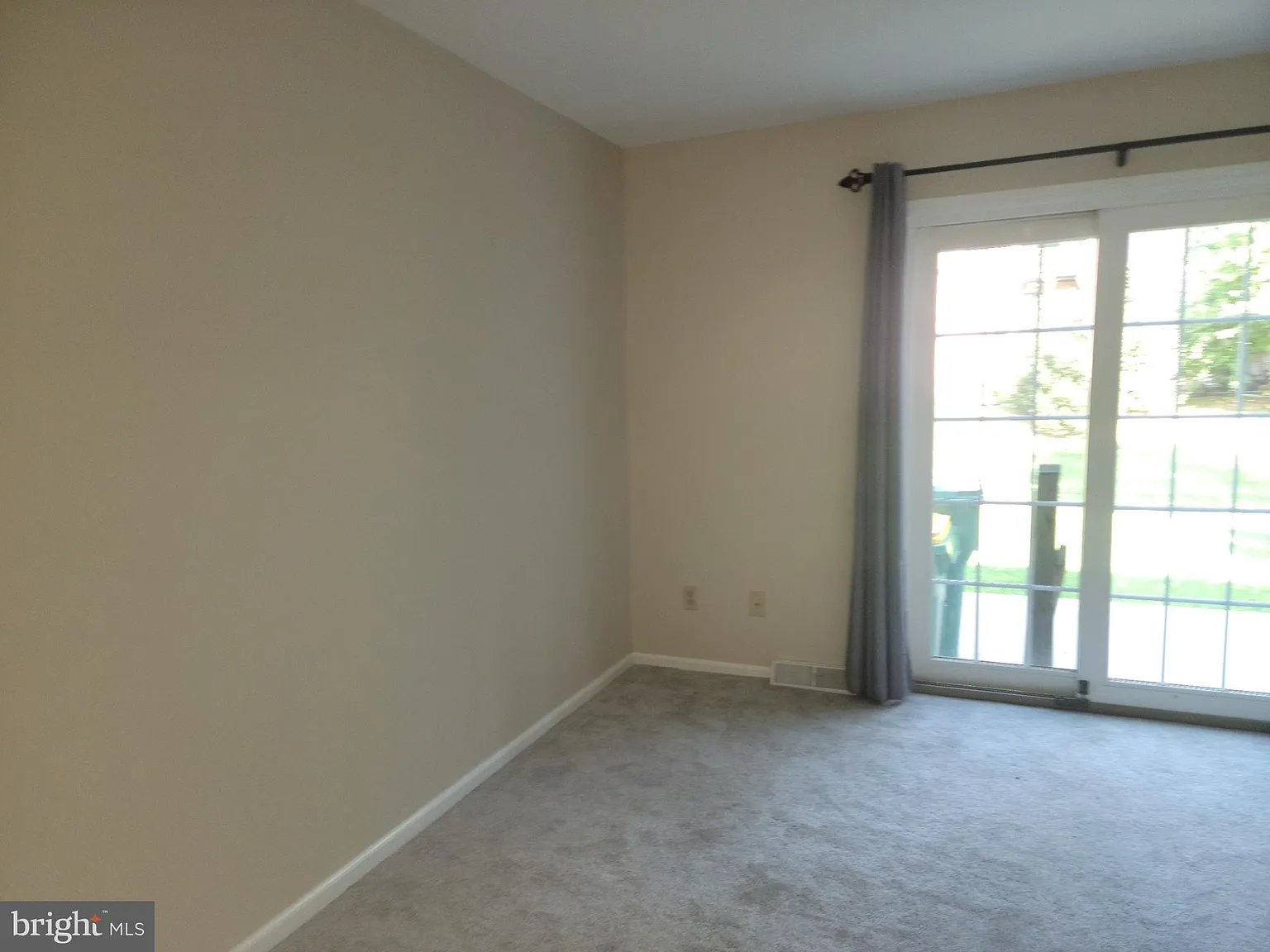 3 bed, 2.5 bath, $2,400 — Photo 3