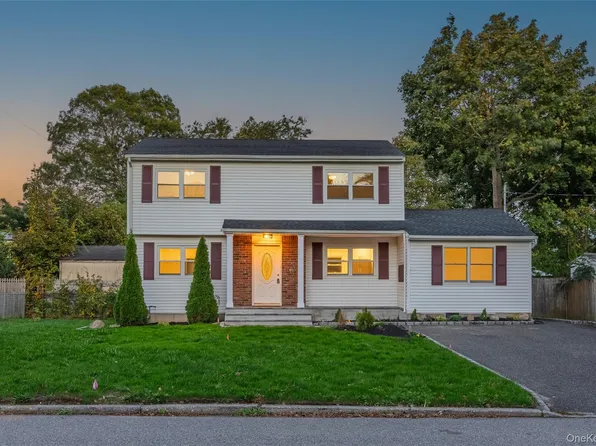 31 Colony Rd, Port Jefferson Station, NY 11776