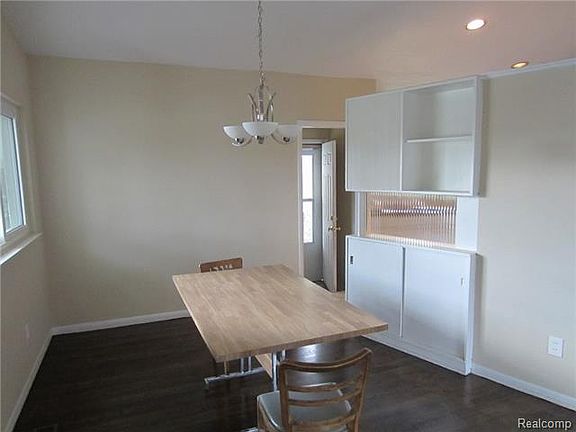 5th image of 15230 Oak Park Blvd
