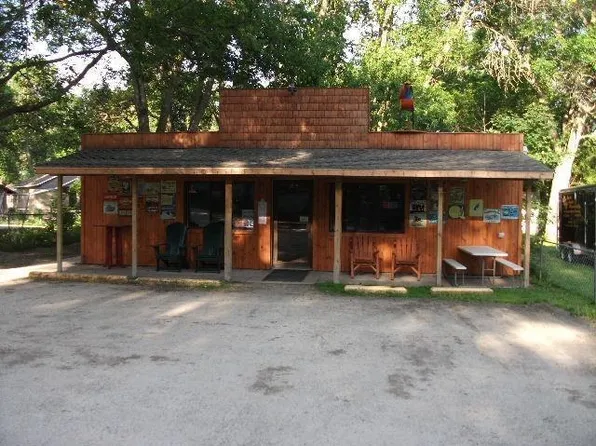 1205 S Shore Dr, Clear Lake, IA 50428