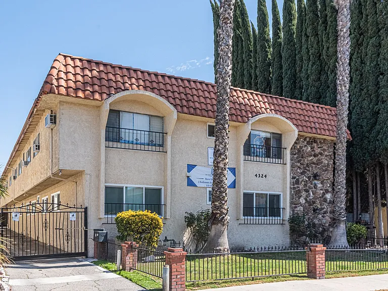4324 Ventura Canyon Ave — Photo 4