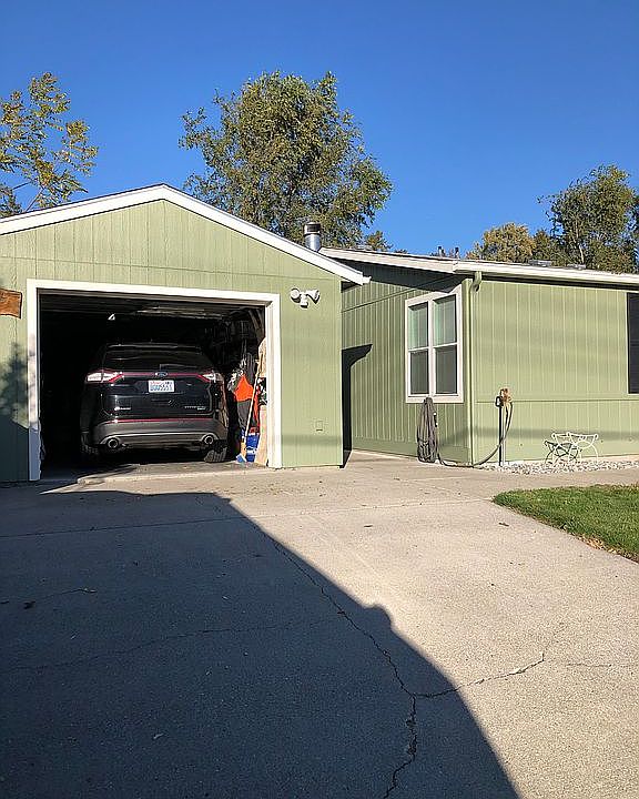 1st image of 382 Boetzkes Ave