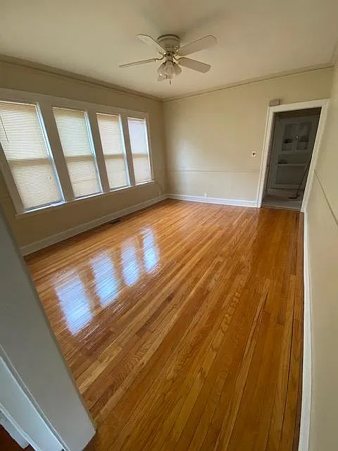 8542 S Loomis Blvd — Photo 4