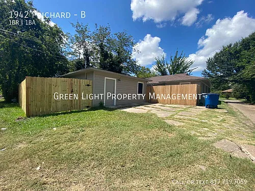 1942 Prichard Ln #B Photo 1