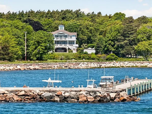 85 Moorings Rd, Marion, MA 02738