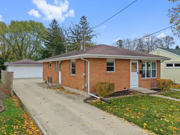 1644 Wisconsin St, Oshkosh, WI 54901