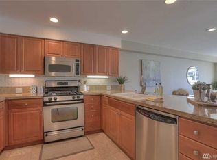 2425 33rd Ave W, Seattle, WA 98199