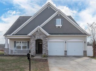 1710 Ridge Bluff Cir, Rural Hall, NC 27045