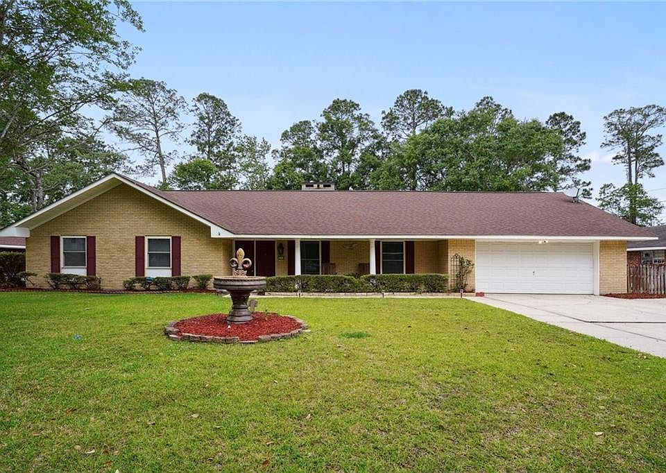 1st image of 328 Huntington Dr