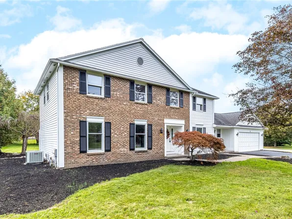 3 Hidden Mdw, Penfield, NY 14526