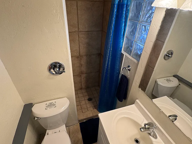 916 E 6th St #916 — Photo 14