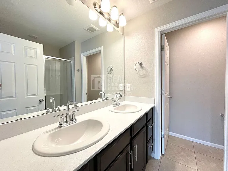 11441 Booth Falls Ct — Photo 18