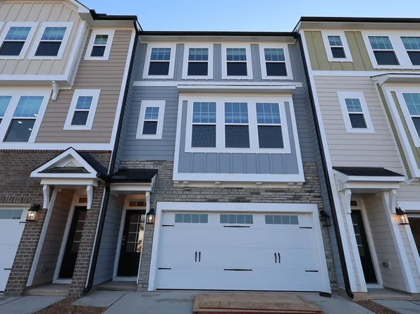 10044 Secluded Garden Dr, Apex, NC 27523