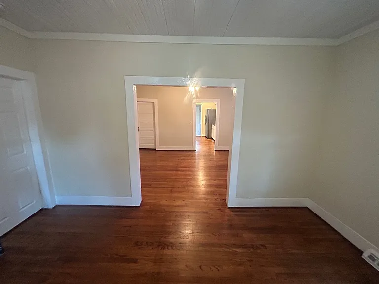 1506 Charlton St — Photo 3
