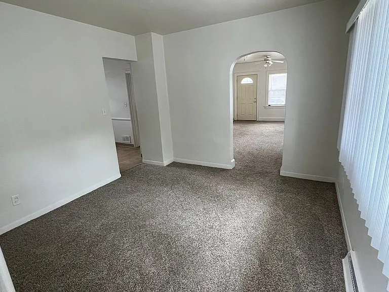 532 Clifford Ave — Photo 9